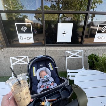 Plants & Coffee - Some outdoor tables in front of the establishment - Cafes Near Me - Easton, Pennsylvania Plants & Coffee - Some outdoor tables in front of the establishment - Cafes Near Me - Easton, Pennsylvania