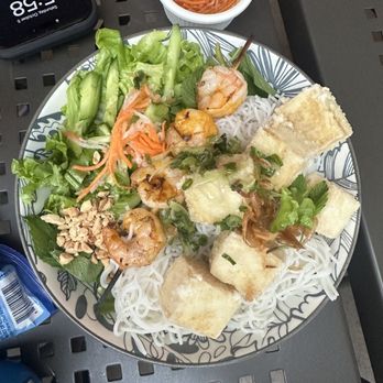 Xin Chao Eatery - Bun noodle plate with fried tofu and shrimp - Vietnamese Near Me - San Diego, California Xin Chao Eatery - Bun noodle plate with fried tofu and shrimp - Vietnamese Near Me - San Diego, California