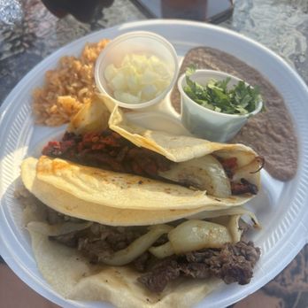 Susy’s Tacos - Taco plate (Pastor and Bistek) - Tex-Mex Near Me - Buda, Texas