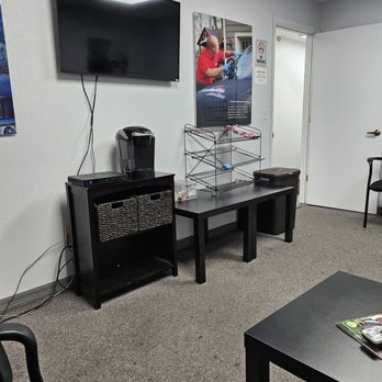 Safelite AutoGlass - Customer waiting area - Windshield Installation & Repair Near Me - Minneola, Florida