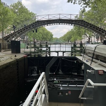 Canauxrama - Heading into a lock - Boat Tours Near Me - Paris, 75