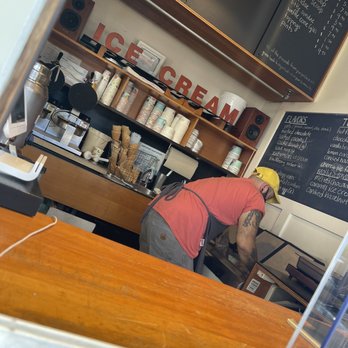 Molly Moon's Homemade Ice Cream - Ice Cream & Frozen Yogurt Near Me - Seattle, Washington