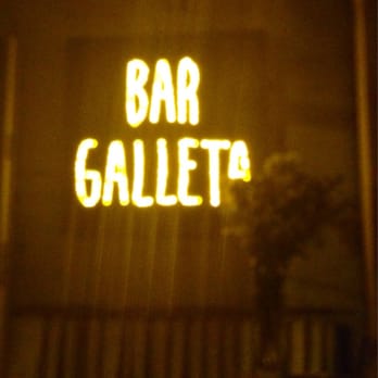 Bar Galleta - El luminoso de la entrada - Spanish Near Me - Madrid, M