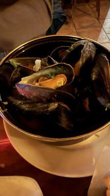 Mominette Bistro by null