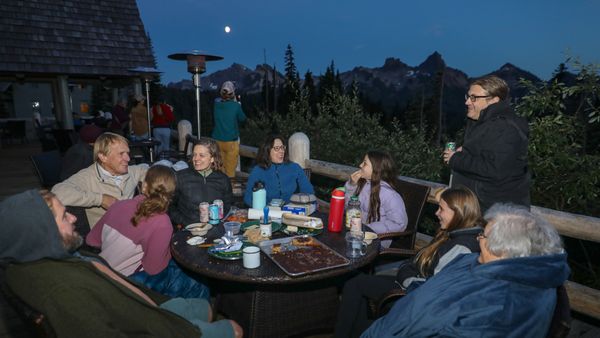 Paradise Inn by null