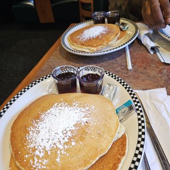 Black Bear Diner Elk Grove - Best pancakes I've eaten - Diners Near Me - Elk Grove, California Black Bear Diner Elk Grove - Best pancakes I've eaten - Diners Near Me - Elk Grove, California