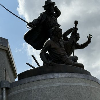 Lincoln Tomb - Landmarks & Historical Buildings Near Me - Springfield, Illinois Lincoln Tomb - Landmarks & Historical Buildings Near Me - Springfield, Illinois