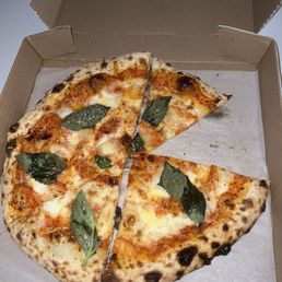 Pizza Garden - 12" Margherita pizza Pizza Garden - 12" Margherita pizza