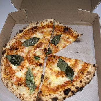 Pizza Garden - Pizza Garden - 12" Margherita pizza - Pizza Near Me - Victoria, British Columbia Pizza Garden - Pizza Garden - 12" Margherita pizza - Pizza Near Me - Victoria, British Columbia
