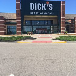 DICK'S Sporting Goods - Store front