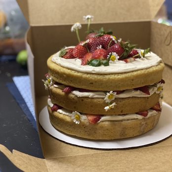 Pasteliux Vegan Bakery - Fresas con crema cake - Bakeries Near Me - Los Angeles, California Pasteliux Vegan Bakery - Fresas con crema cake - Bakeries Near Me - Los Angeles, California