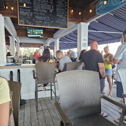 Crabby Jack’s Bayside Bar - Open seating setting.