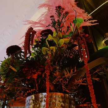 The Ivy Buchanan Street - Floral arrangement in second floor bar - British Near Me - Glasgow, GLG The Ivy Buchanan Street - Floral arrangement in second floor bar - British Near Me - Glasgow, GLG