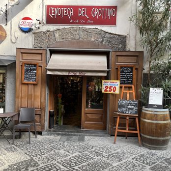 L'Enoteca del Grottino - Front entrance - Beer, Wine & Spirits Near Me - Naples, NA L'Enoteca del Grottino - Front entrance - Beer, Wine & Spirits Near Me - Naples, NA