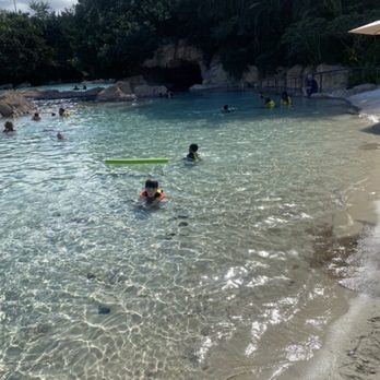 Discovery Cove - Lazy river - Amusement Parks Near Me - Orlando, Florida