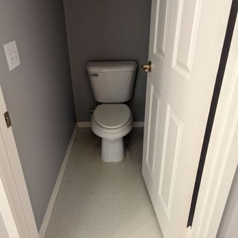 99 Elite Design - Before: old linoleum in the master bathroom - Flooring Near Me - Victorville, California