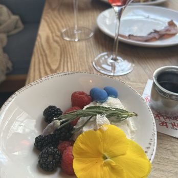 Sunrose California Eatery - Easter Brunch - New American Near Me - Agoura Hills, California Sunrose California Eatery - Easter Brunch - New American Near Me - Agoura Hills, California