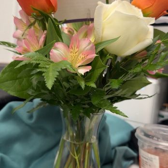 Avas Flowers - What arrived - Florists Near Me Avas Flowers - What arrived - Florists Near Me