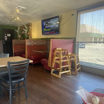 La Salvadorena Restaurant - Not busy - Mexican Near Me - Aberdeen, Washington