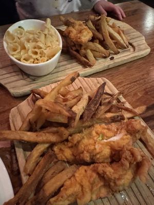 Marlow's Tavern by null