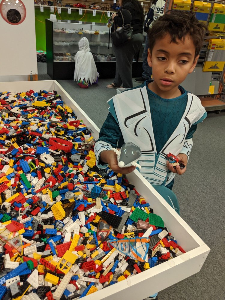 BRICKS AND MINIFIGS Toy Stores 1173 Queen St, Southington, CT