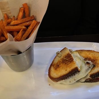 The Shannon Rose Irish Pub - Toastie and Fries - Pubs Near Me - Ramsey, New Jersey