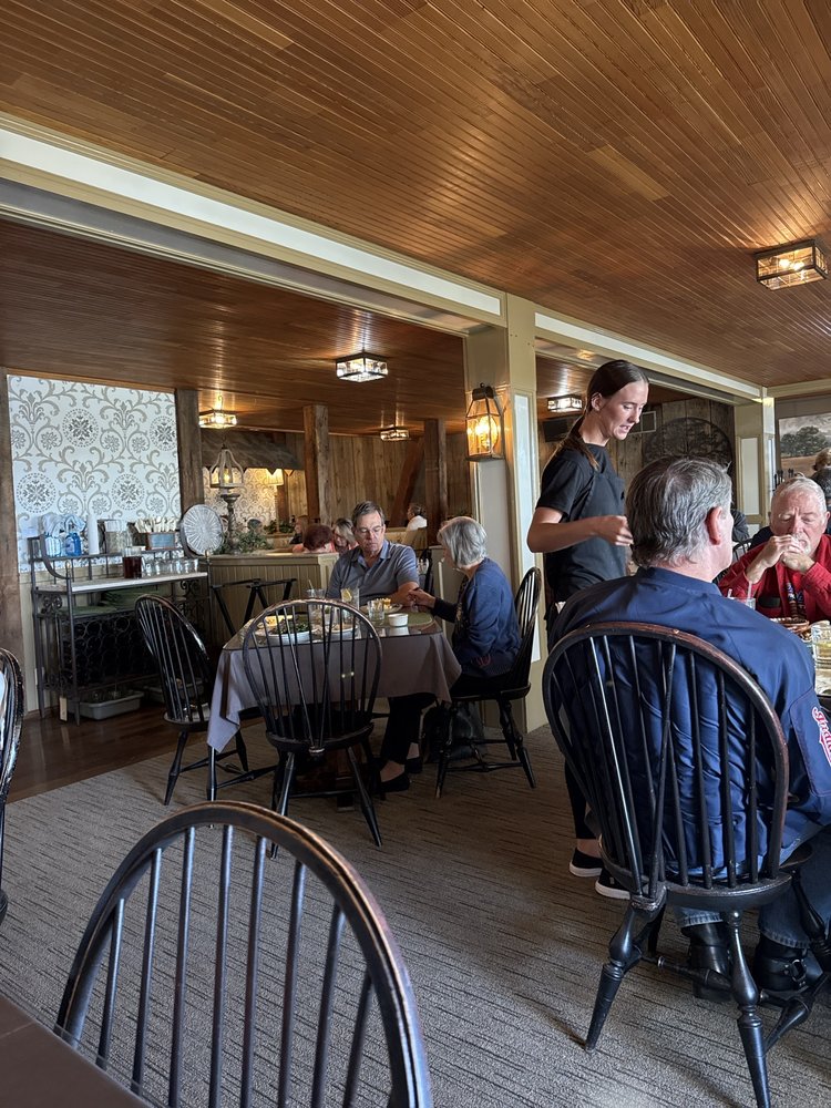 Pine Tree Barn Restaurant