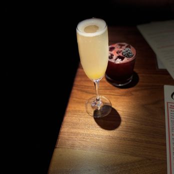 @ the barn restaurant - Bellini and blackberry smash - Wine Bars Near Me - Granby, Connecticut