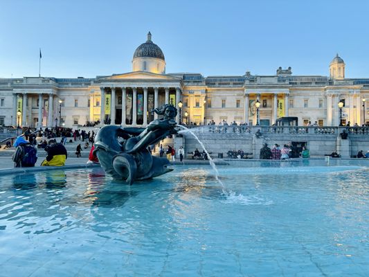 Trafalgar Square by null