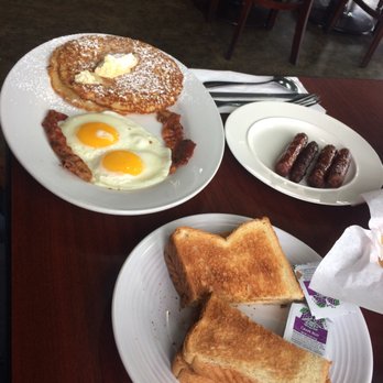 Rey's Little Kitchen - Delicious crepe like pancake! - Breakfast & Brunch Near Me - Whittier, California