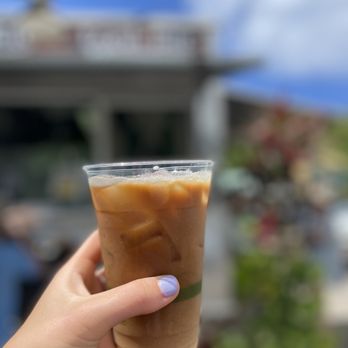 Fresh Bite Farm to Beach  - Iced coffee with coconut creamer - Breakfast & Brunch Near Me - Hanalei, Hawaii