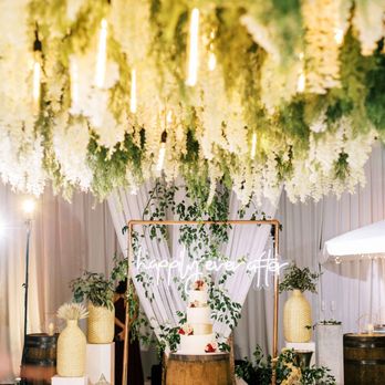 C Marie's Sweets - a wedding cake and flowers - Bakeries Near Me - Bedford, Texas