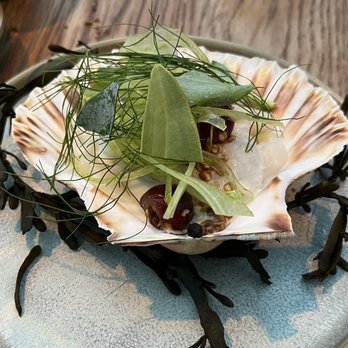 De Kas - Scallop, Fennel, Grape with Buttermilk - Modern European Near Me - Amsterdam, New Hampshire