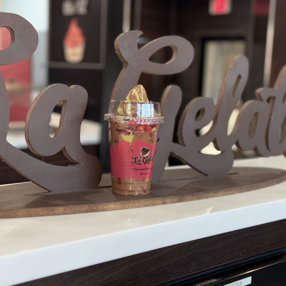 La Gelati - Dubai Chocolate Covered Strawberry - Desserts Near Me - Dearborn, Michigan La Gelati - Dubai Chocolate Covered Strawberry - Desserts Near Me - Dearborn, Michigan