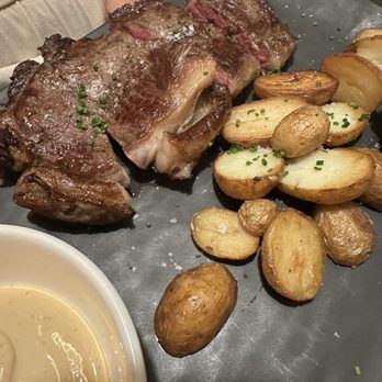 Louro - Spanish Near Me - Barcelona, B Louro - Spanish Near Me - Barcelona, B