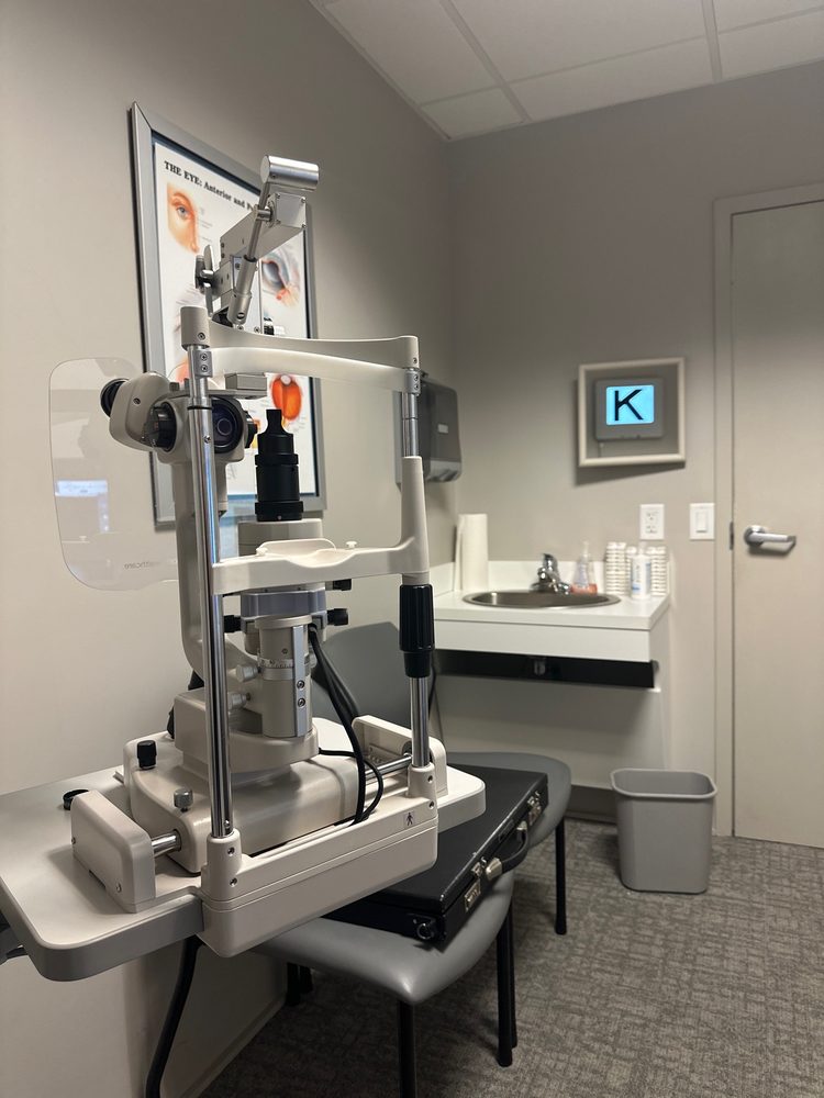 ALTITUDE EYE CARE Updated September 2024 8405 Park Meadows Center