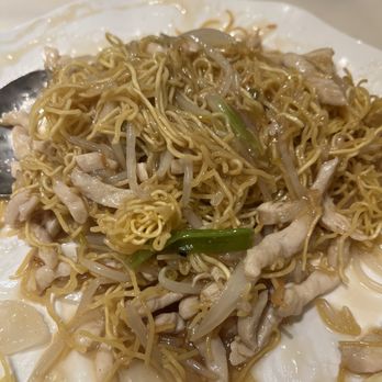 Ming's Seafood Restaurant - Shredded Chicken Pan-Fried Noodles - Dim Sum Near Me - Malden, Massachusetts