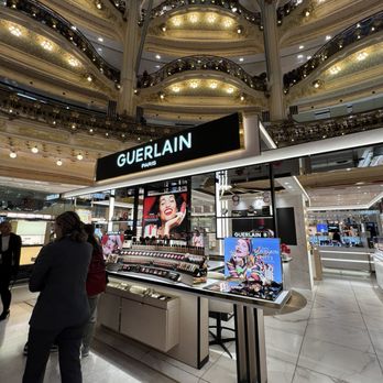 Galeries Lafayette Haussmann - Department Stores Near Me - Paris, 75