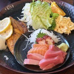 10. Sashimi and Broiled Fish Dinner 10. Sashimi and Broiled Fish Dinner