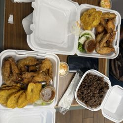 New Caribbean restaurant - Fried chicken Wings with Rice Lunch.
