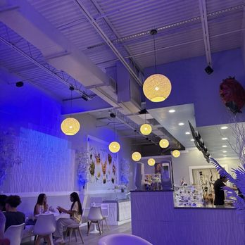 White Igloo - Lounge Area - Bubble Tea Near Me - Palm Harbor, Florida