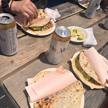 Tacos El Yaqui - Multiple perrones - Tacos Near Me - Rosarito, BCN Tacos El Yaqui - Multiple perrones - Tacos Near Me - Rosarito, BCN