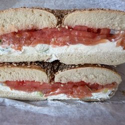Sesame with tomato and scallion.