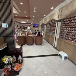 Bliss Nails & Spa - Inside
