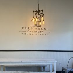 Farmhouse Creamery - Plenty of seating.