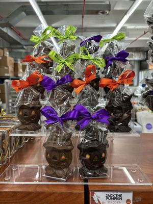 Li-Lac Chocolates by null