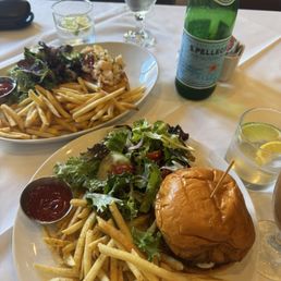 Lobster Roll & Peche Burger