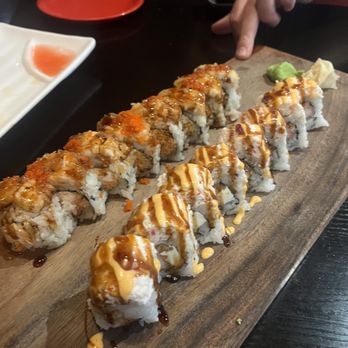 Oyshi - Oyshi roll (left) Grand Prairie Roll (right) - Poke Near Me - Grand Prairie, Texas