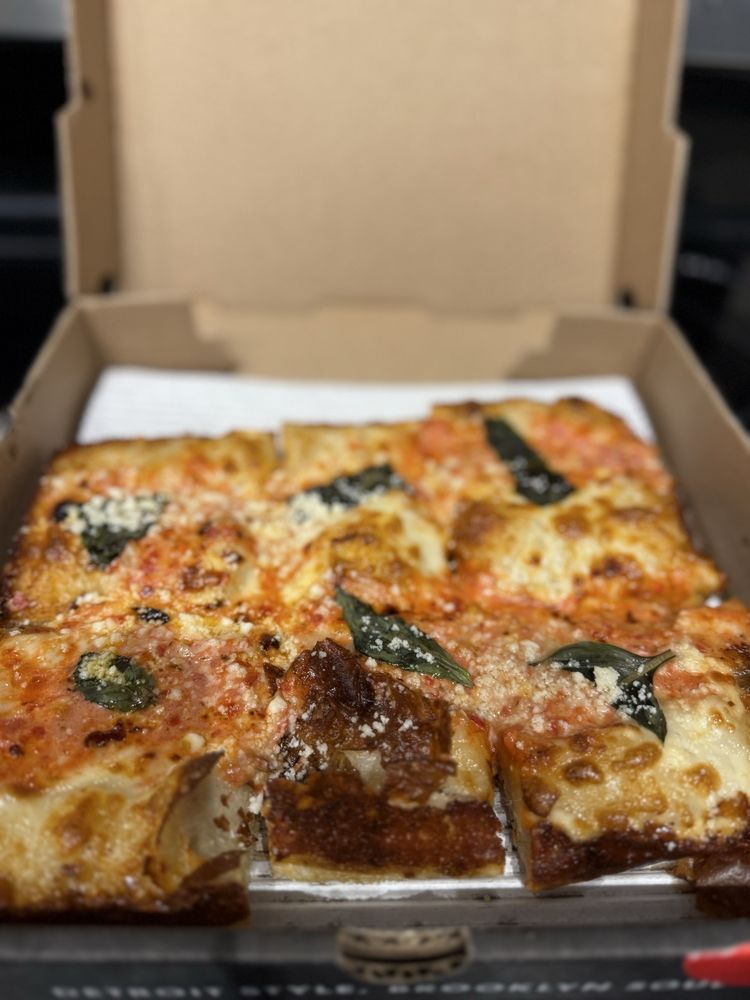 Food from Emmy Squared Pizza