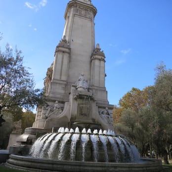 Plaza de España - Local Flavor Near Me - Madrid, M